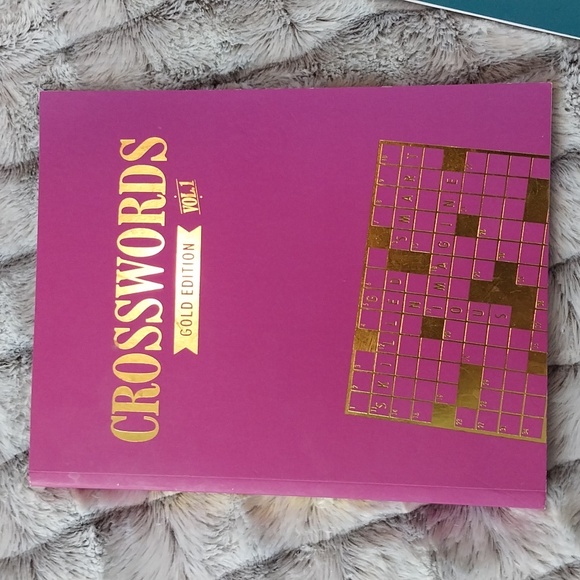NWOT Crosswords Gold Edition Volume 1 & 2 Bundle Set - Picture 5 of 8